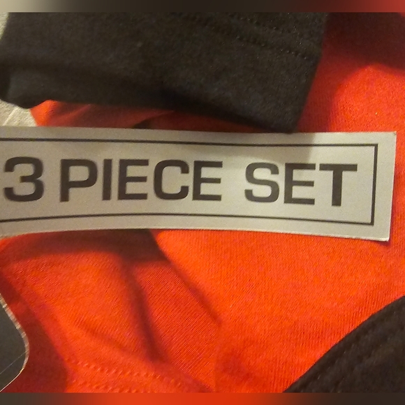 NWT Atlanta Hawks One-piece. 3 Piece Set. Size: 6/9M. - Picture 7 of 7